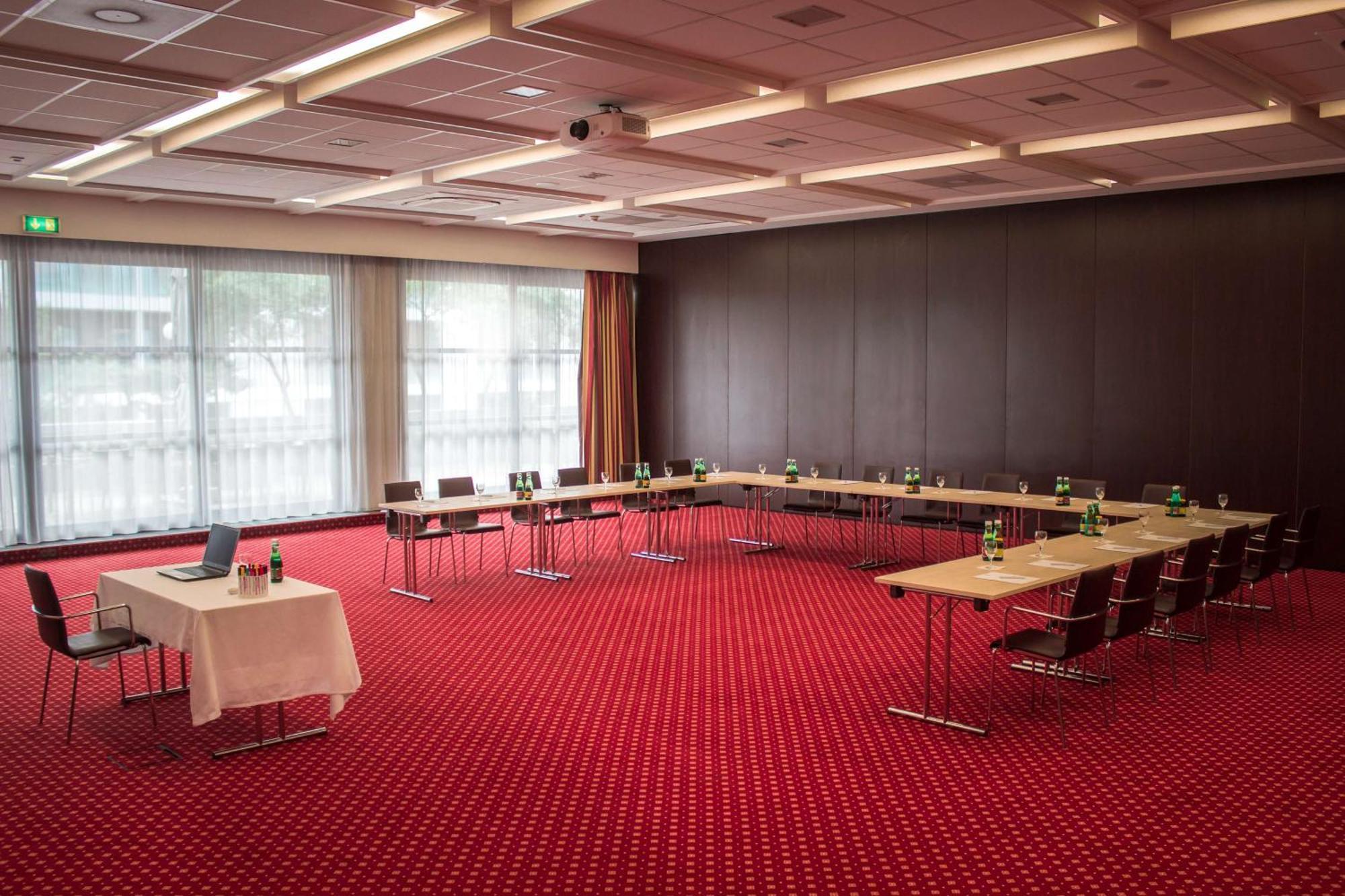 Best Western Plaza Hotel Βελς Εξωτερικό φωτογραφία