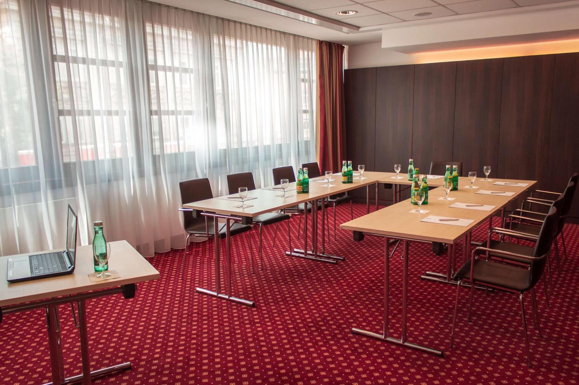 Best Western Plaza Hotel Βελς Εξωτερικό φωτογραφία