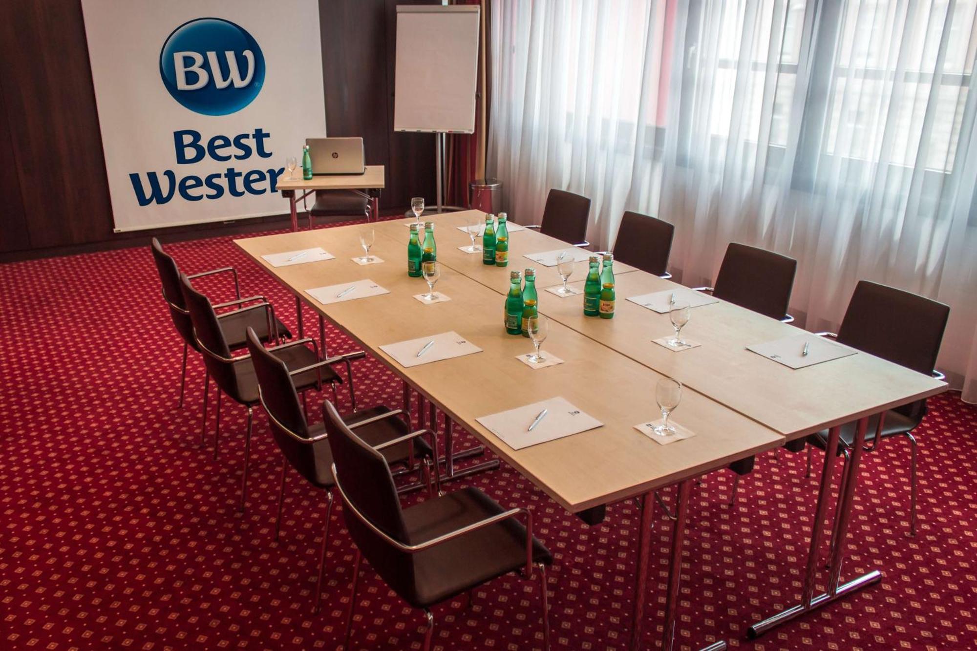 Best Western Plaza Hotel Βελς Εξωτερικό φωτογραφία
